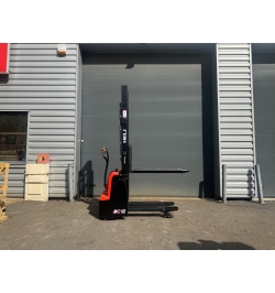 Gerbeur électrique occasion 1200 kg double palettes HELI