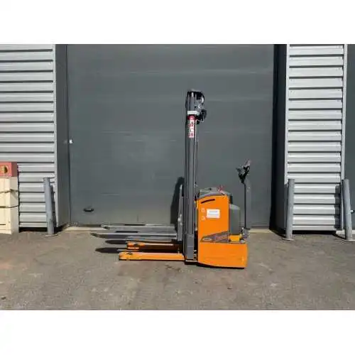 Gerbeur électrique 1500 kg d'occasion OMG