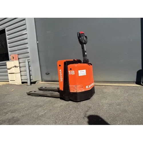 Transpalette électrique d'occasion 1800 kg TOYOTA