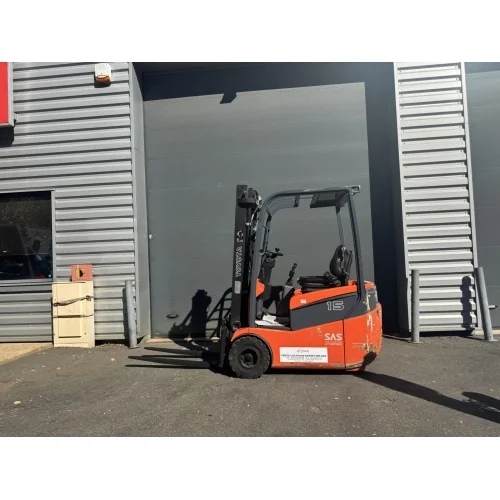Chariot élévateur électrique 1 500 kg d'occasion TOYOTA