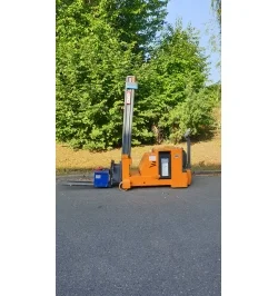 Gerbeur électrique 1200 kg d'occasion OMG
