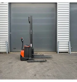 Gerbeur 1200 kg d'occasion longerons encadrants Toyota