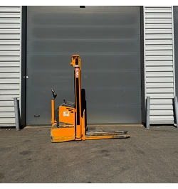 Gerbeur électrique 1000 kg d'occasion