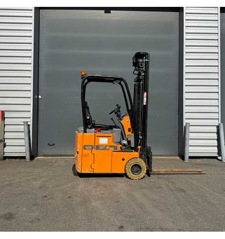 Chariot élévateur électrique 1 000 kg d'occasion OMG